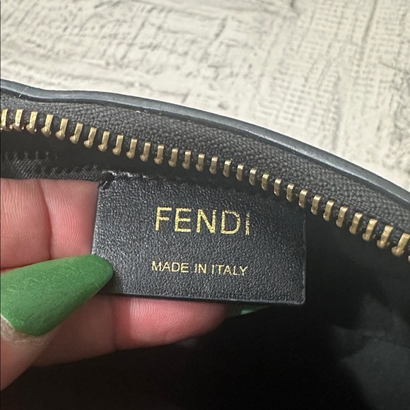 Fendi Fendigraphy Bag - Picture 6 of 9